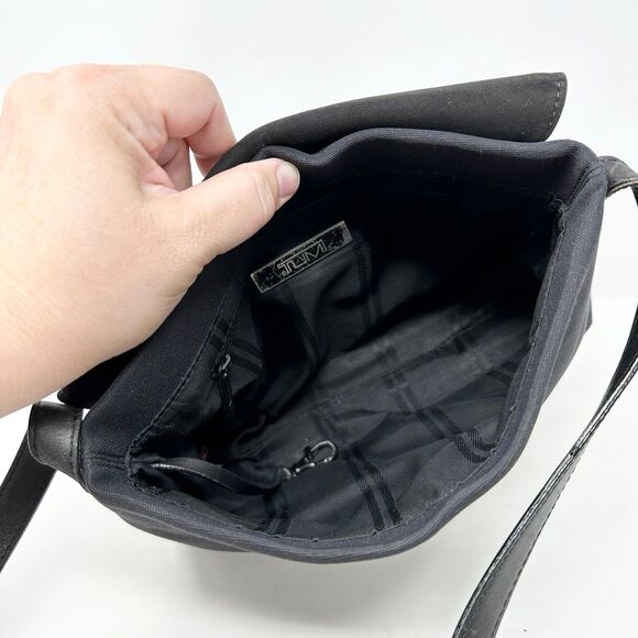 Vintage Tumi Crossbody Purse Solid Black Leather Flap & Nylon Fabric Bag - Picture 11 of 11